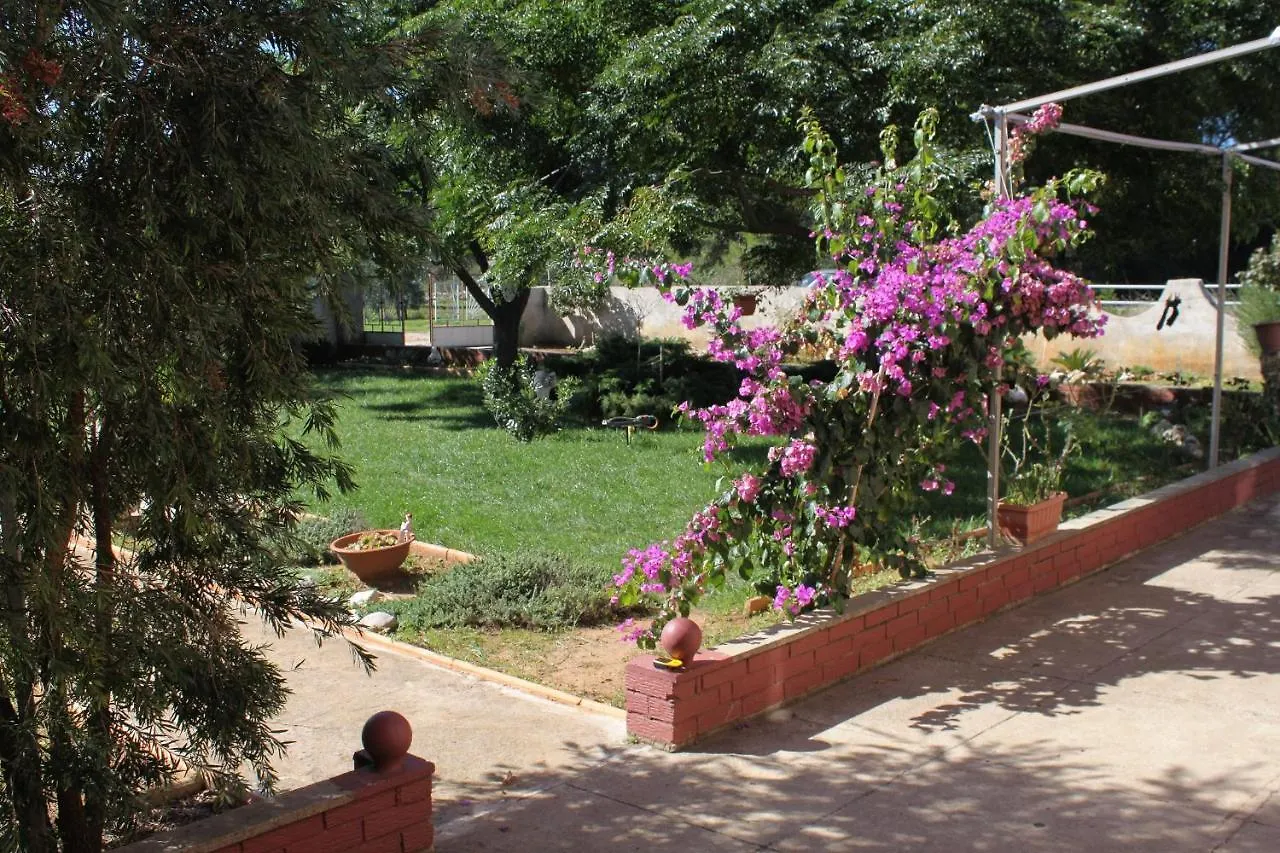 Apartments For Families With Children Privlaka, Zadar - 5747 0*, Privlaka (Zadar)