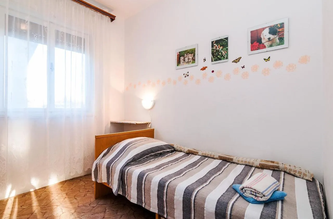 Apartments For Families With Children Privlaka, Zadar - 5747